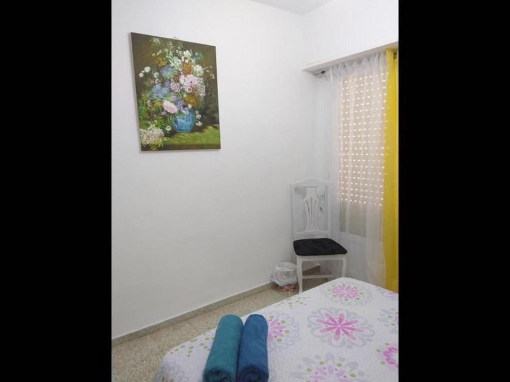 Posteľ alebo postele v izbe v ubytovaní Deluxe 3 bedroom Apartment, Balcony, 15 minutes walk to city and beach sys2