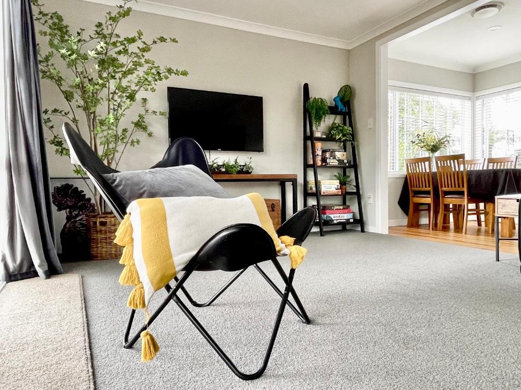 M&K Home with central air condition, 4 bedrooms, by Chartwell Shopping Centre - Resim 15