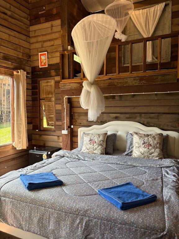 สะปันซีวิว ที่พักบ้านสะปัน บ่อเกลือ น่าน - King Room Con Balcone