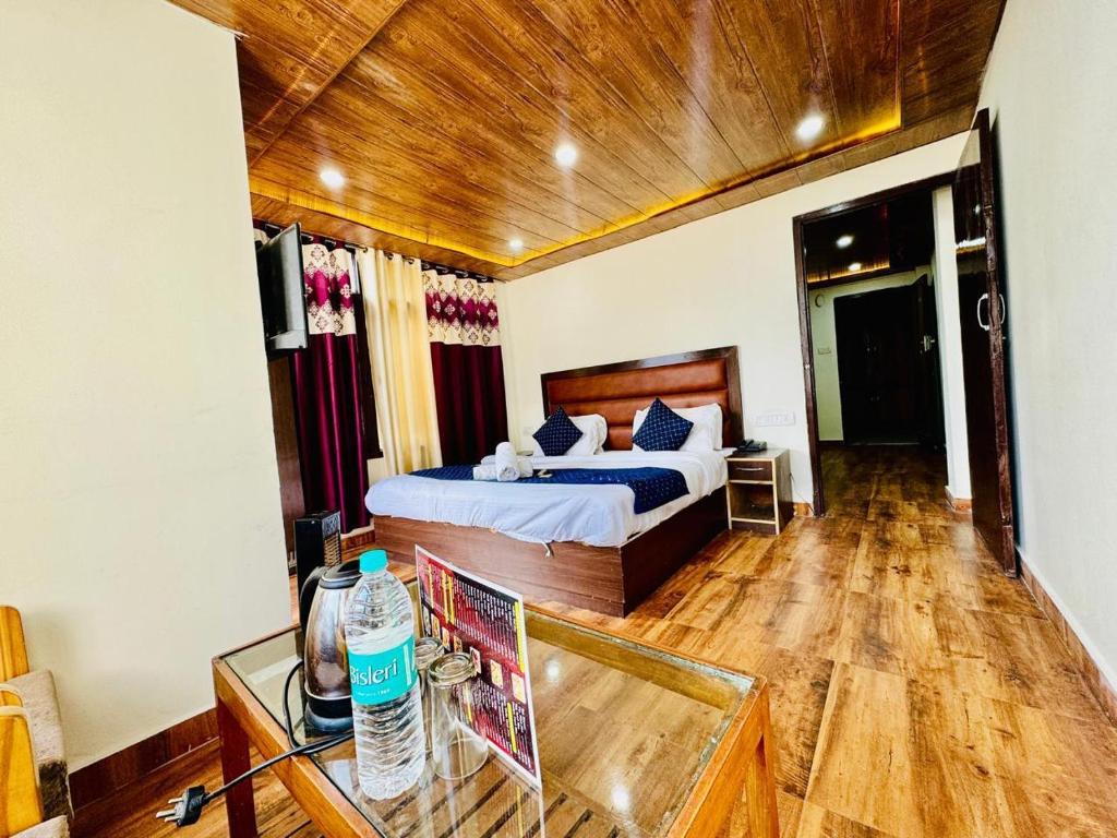 Postel nebo postele na pokoji v ubytování RV Cottage & Rooms - The Silken Stay #Royal View #Near Mall Manali
