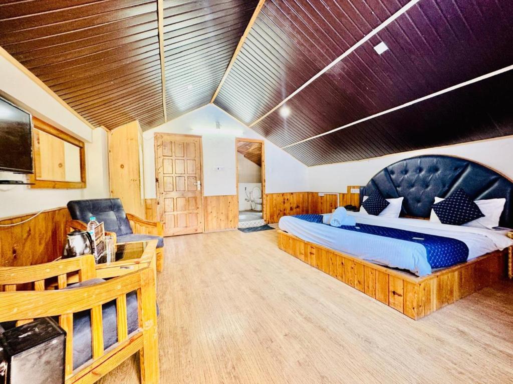 Posezení v ubytování RV Cottage & Rooms - The Silken Stay #Royal View #Near Mall Manali
