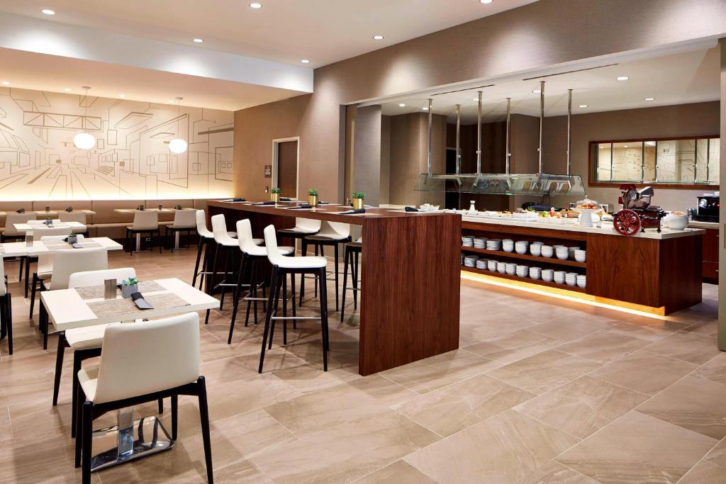 Restaurace v ubytování AC Hotel by Marriott Portland Downtown, OR