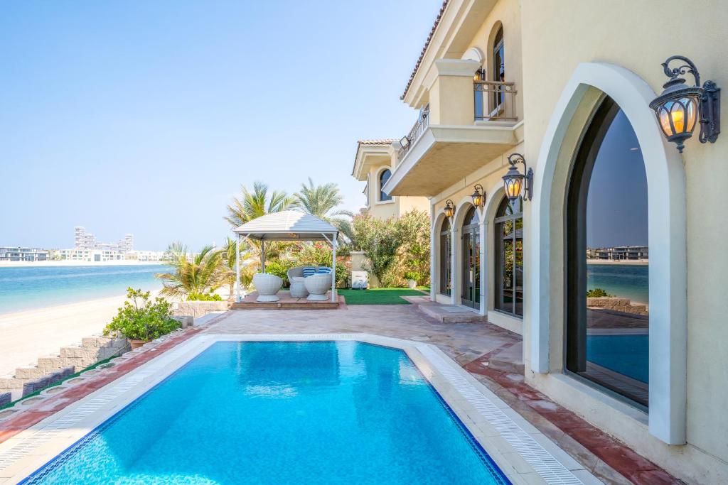 Palm Jumeirah K-Frond Villa with Private Beach Access & Pool, Dubai  (updated prices 2026)