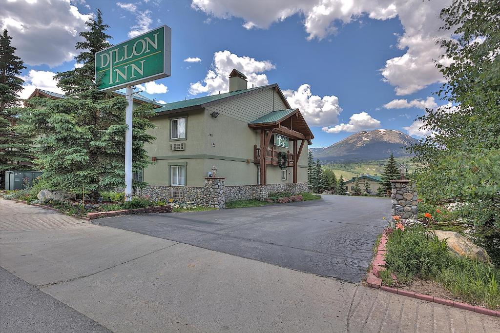 Dillon Inn photo