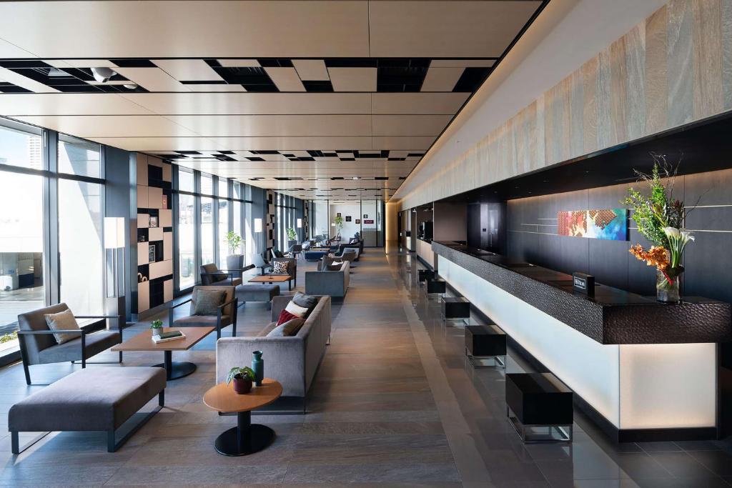 Posezení v ubytování DoubleTree by Hilton Tokyo Ariake
