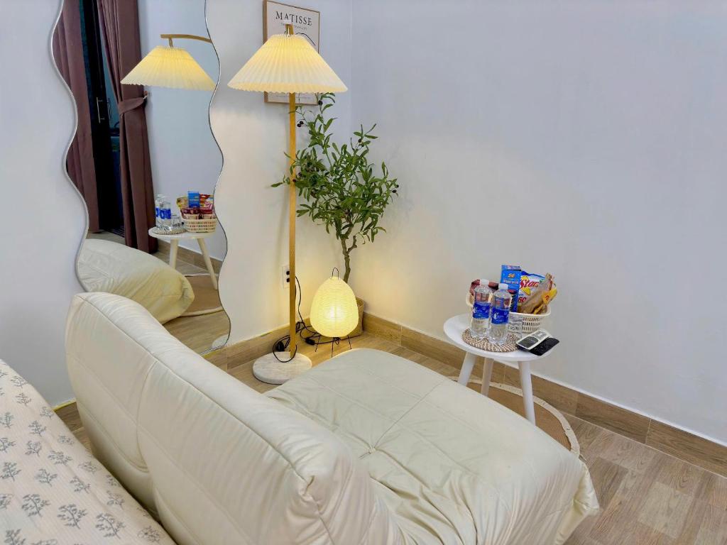 Posezení v ubytování Corgi House Beachstay Danang
