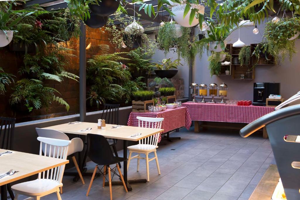 Restaurace v ubytování Metro Aspire Hotel Sydney