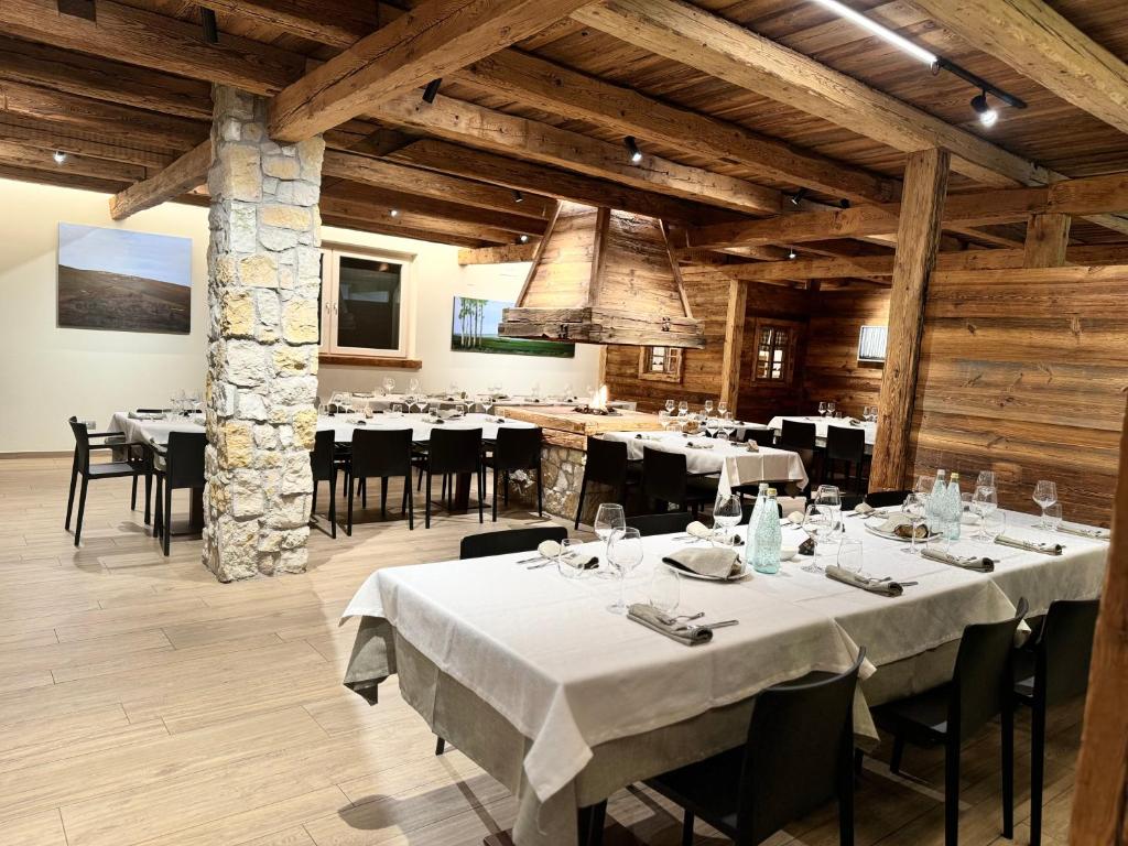 Restaurace v ubytování Rifugio San Carlo