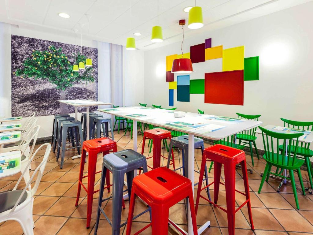 Restaurace v ubytování Ibis Styles Napoli Garibaldi
