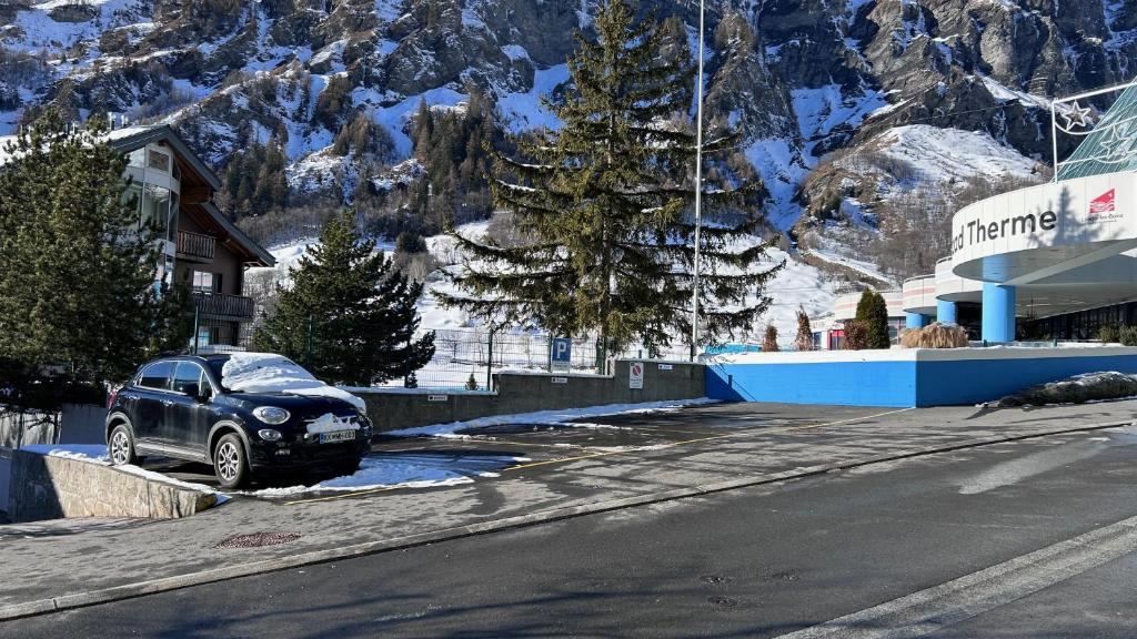 Nespecifikovaný výhled na hory nebo výhled na hory při pohledu z aparthotelu
