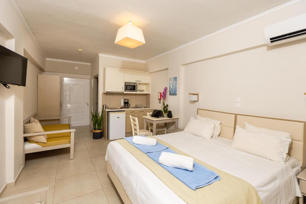Kuchyň nebo kuchyňský kout v ubytování Trefon Hotel Apartments and Family Suites