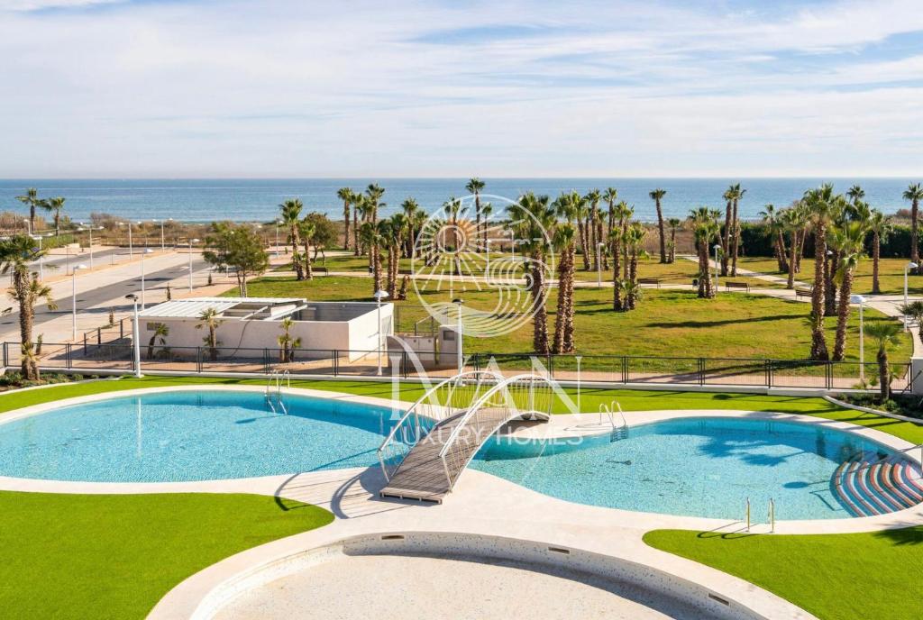 Bazén v ubytování Casa Barranquilla Ivan Luxury Homes 4ªPlta Sur 1ªLinea nebo v jeho okolí