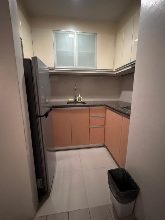 Kuchyň nebo kuchyňský kout v ubytování 81 Newport Blvd Cluster 5 Unit 4E by Rechelle Nunag