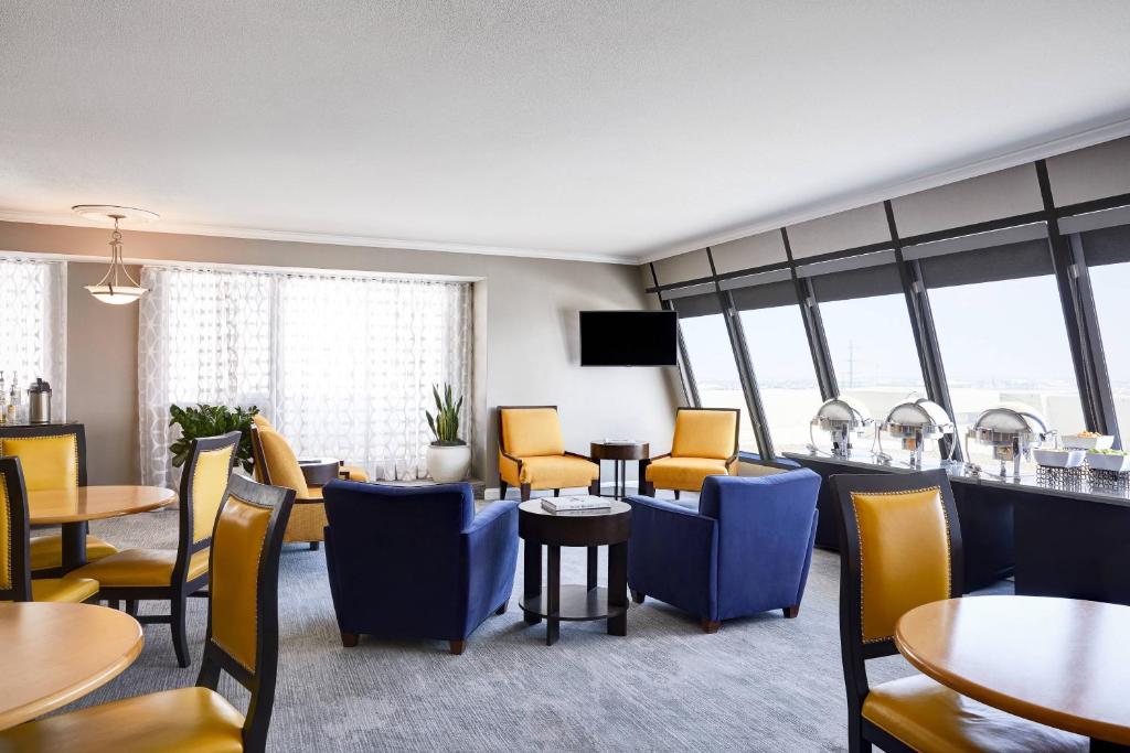 Posezení v ubytování Renaissance Denver Hotel & Conference Center