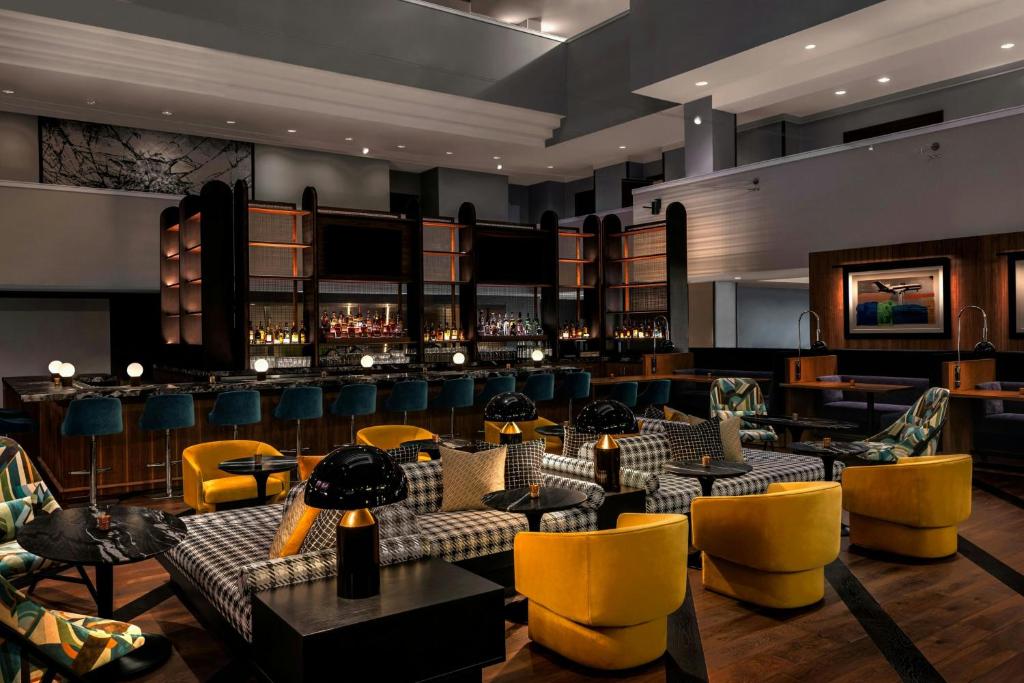 Renaissance Denver Hotel & Conference Center - Housity