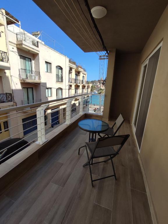 Balkón nebo terasa v ubytování Il-Girna- Modern Seaside Accommodation