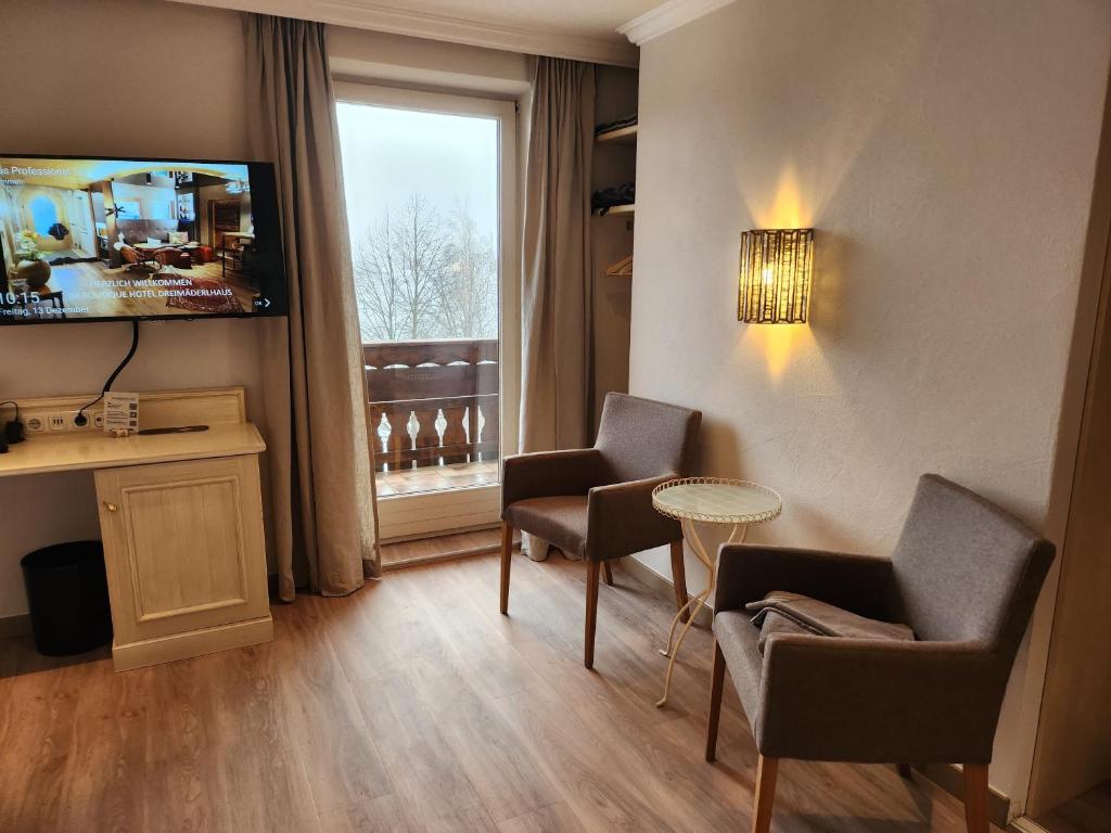 Dreimäderlhaus - Das vegetarische Boutique Hotel - Habitación Romántica Con Vista Al Lago Y Balcón