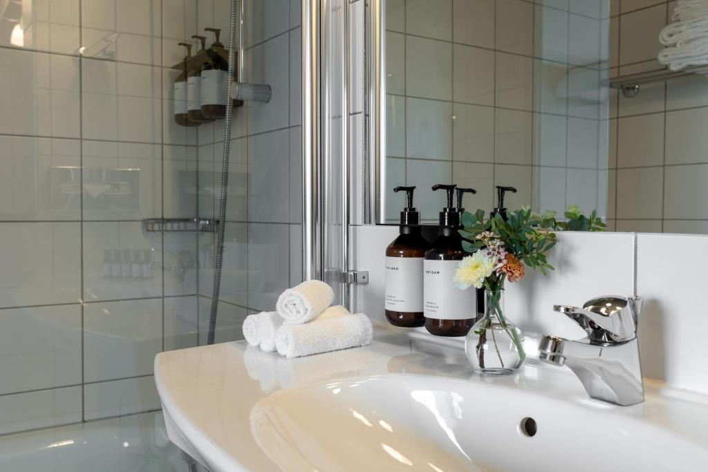 Hyatt Place Gothenburg Central - King Suite With One King Bed And Sofa Bed