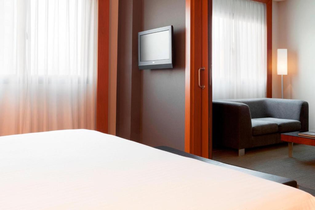 Postel nebo postele na pokoji v ubytování AC Hotel Murcia by Marriott
