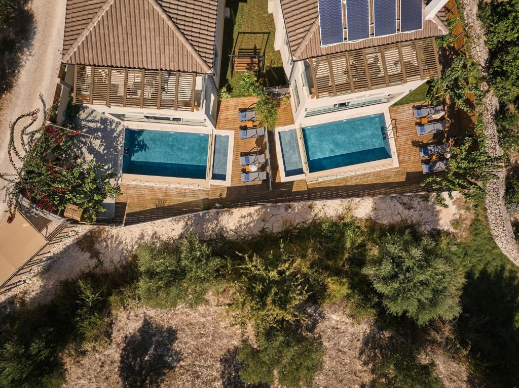 Bazén v ubytování Azor Villas - A hidden gem in countryside, by ZanteWize nebo v jeho okolí