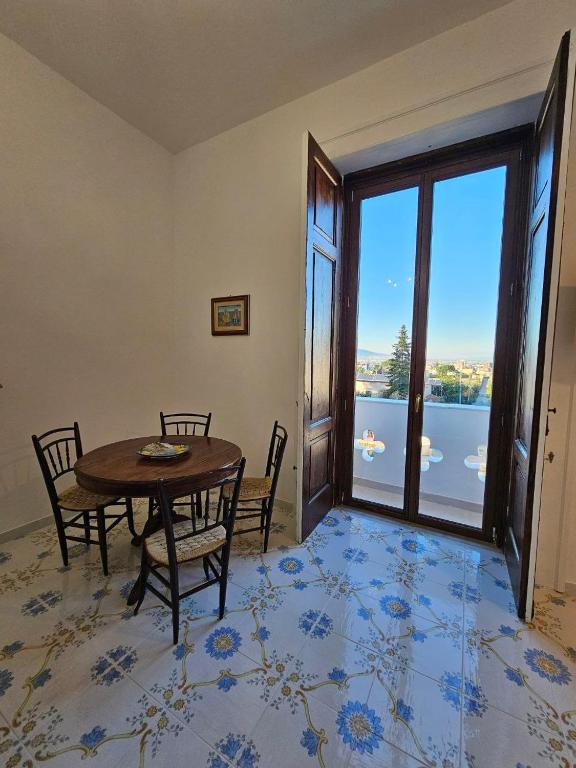 Výhled na řeku, která protéká v blízkosti apartmánu
