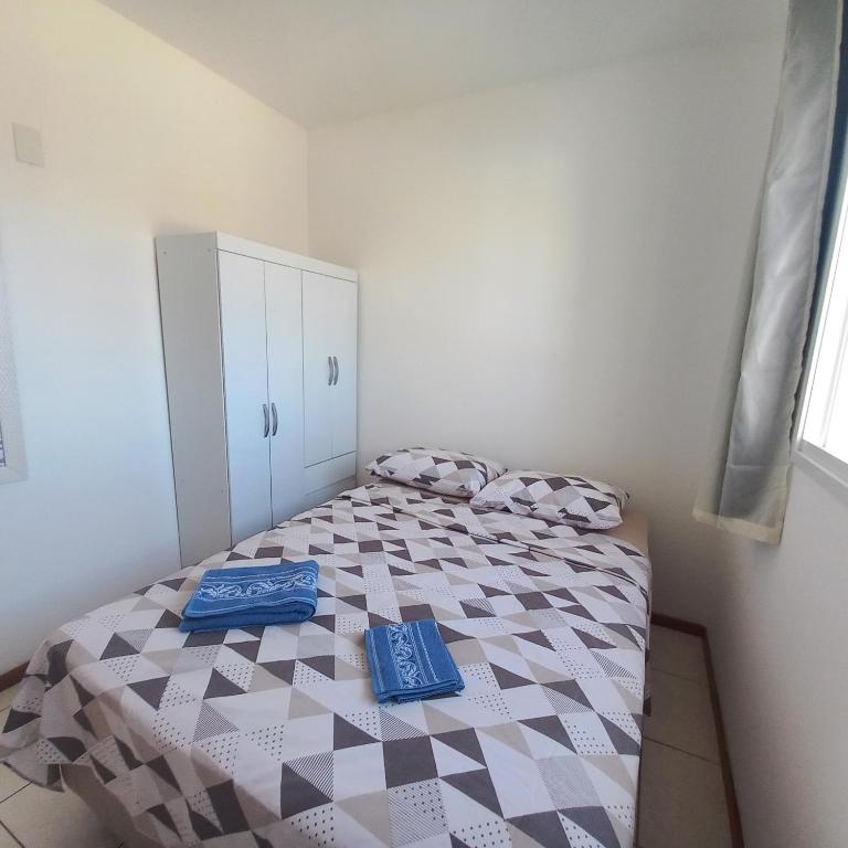 Ένα ή περισσότερα κρεβάτια σε δωμάτιο στο Quarto Nº 2 Taguatinga Sul garagem wi-fi - 1 a 2 hospedes sem taxas
