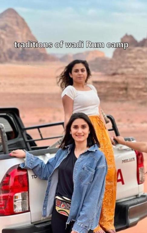 Ospiti di Traditions of Wadi Rum camp & jeep tour
