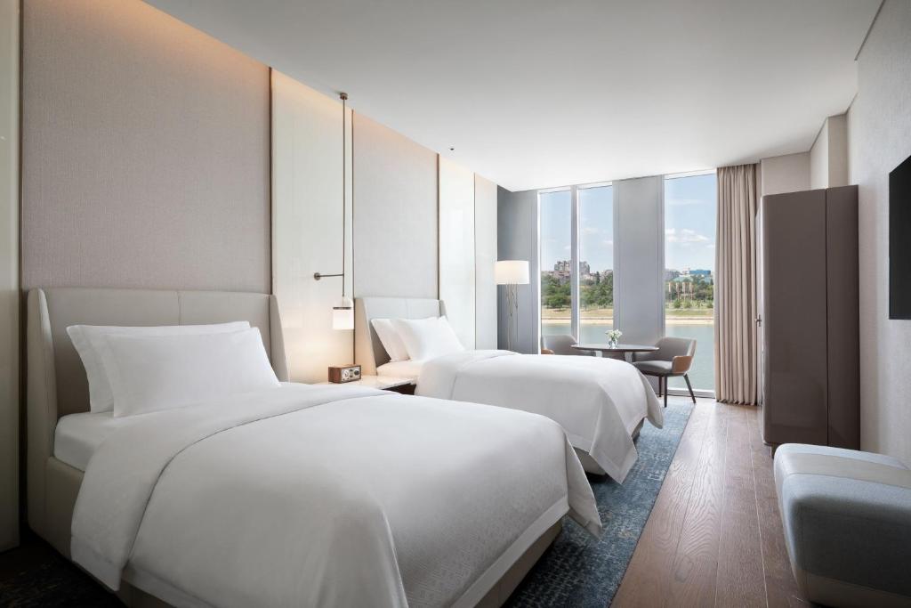 
Deluxe Twin Room with River View
