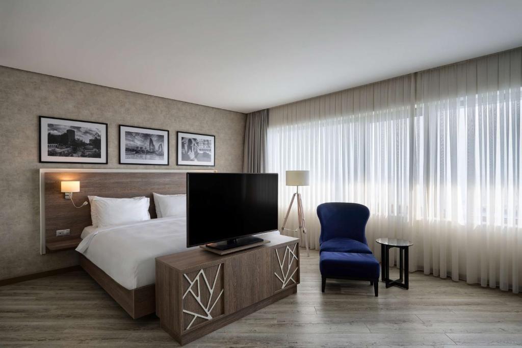 Postel nebo postele na pokoji v ubytování Radisson Hotel Baku