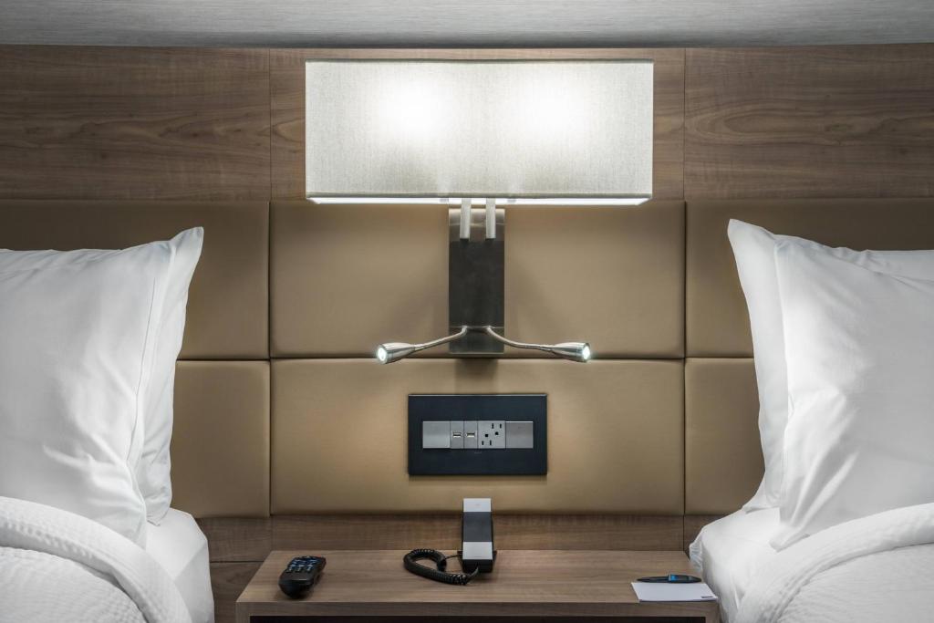 AC Hotel by Marriott Boston North - Quarto Queen Com 2 Camas Queen-size