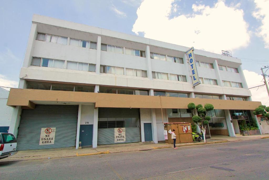 Budova, kde se hotel nachází