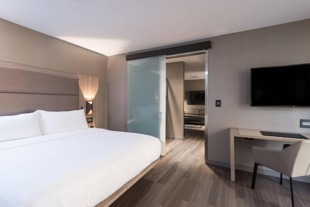 Postel nebo postele na pokoji v ubytování AC Hotel by Marriott Worcester