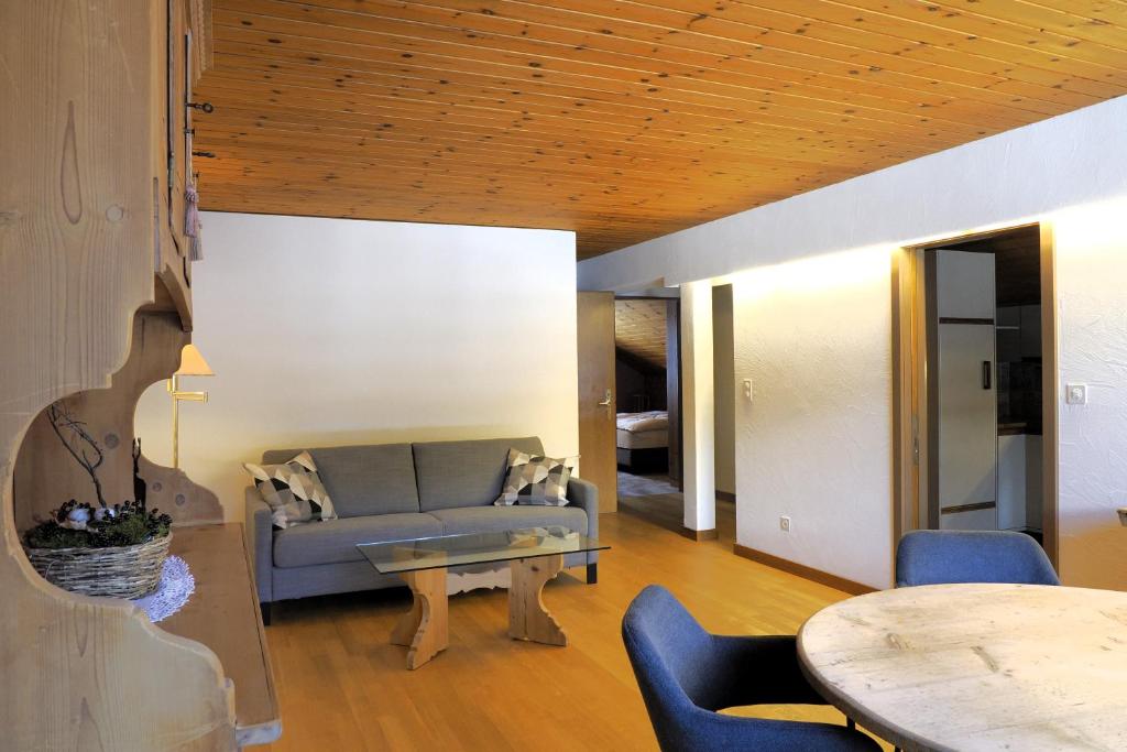 Posezení v ubytování Hotel Alpina Parpan