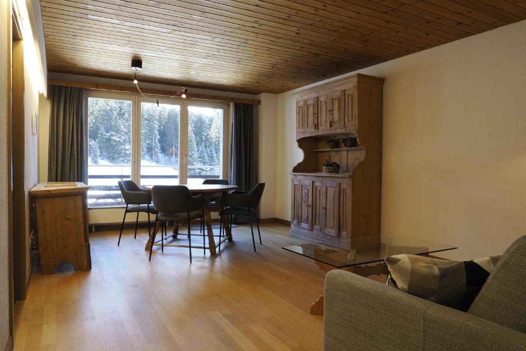 Posezení v ubytování Hotel Alpina Parpan