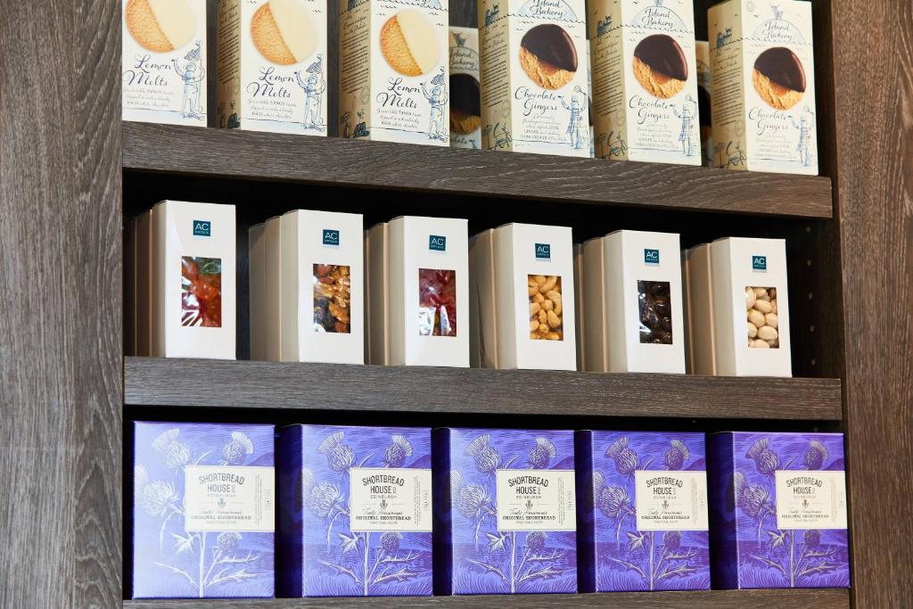 Comodidades para preparar café e chá em AC Hotel by Marriott Miami Airport West/Doral