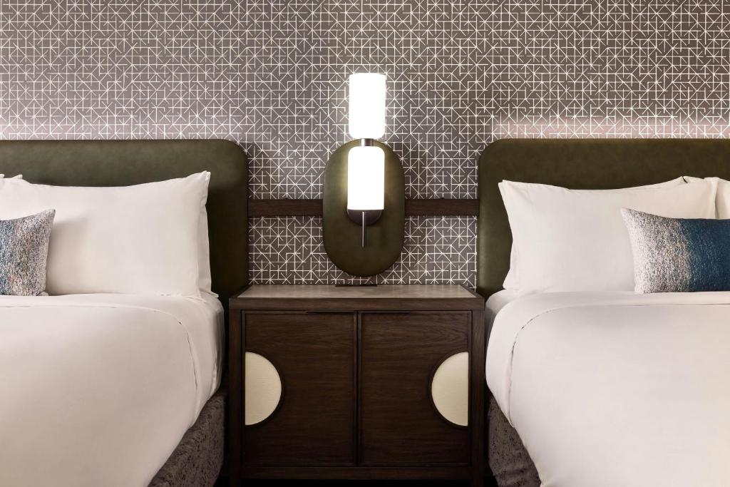 Renaissance Phoenix Glendale Hotel & Spa - 