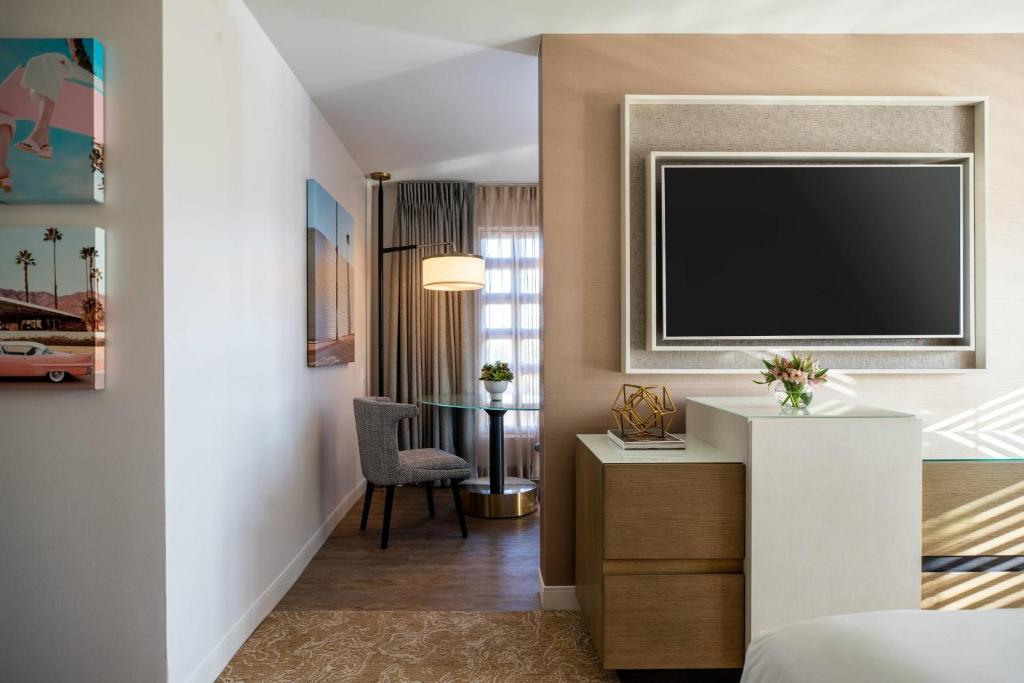 Renaissance Esmeralda Resort & Spa, Indian Wells - 1 Bedroom Studio Suite, 1 King, Sofa Bed, Balcony