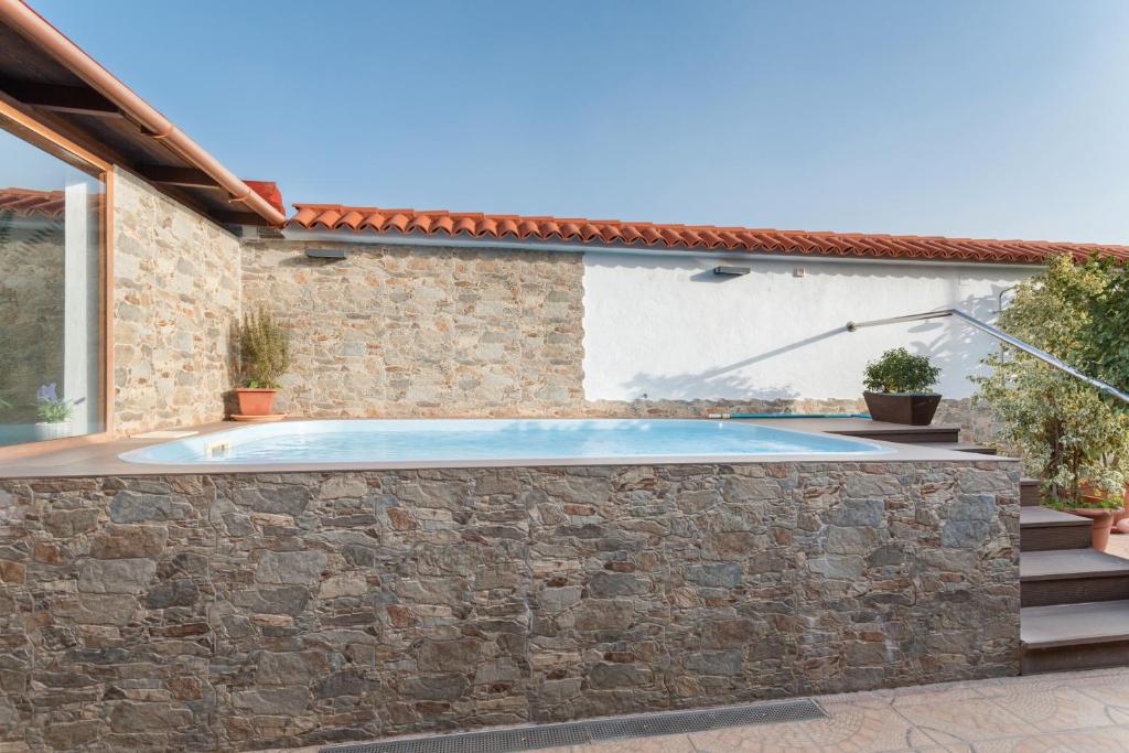 The swimming pool at or close to Casa Las Toscas