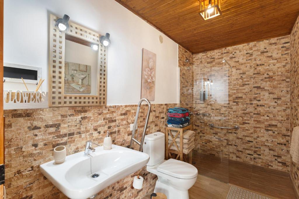 A bathroom at Casa Las Toscas