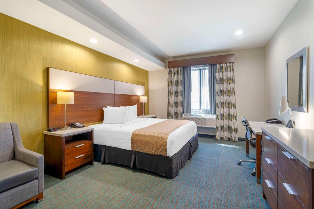 Best Western Plus Gardena-Los Angeles Inn & Suites - 