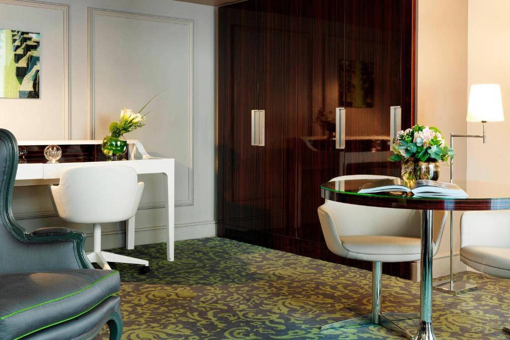 Renaissance Paris Nobel Tour Eiffel Hotel - Resim 27