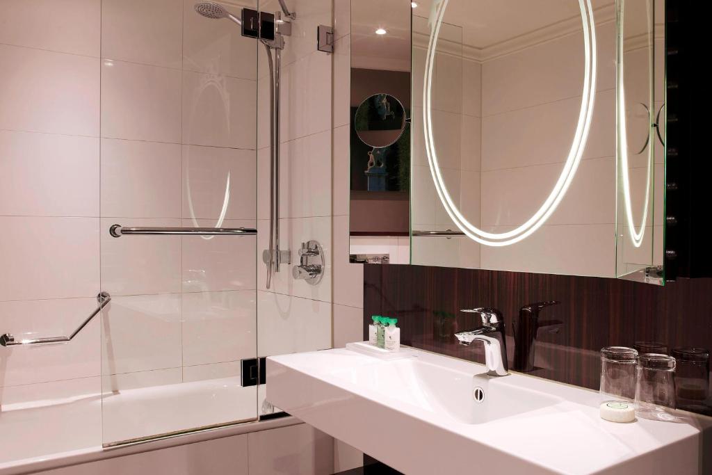 Renaissance Paris Nobel Tour Eiffel Hotel - Resim 38