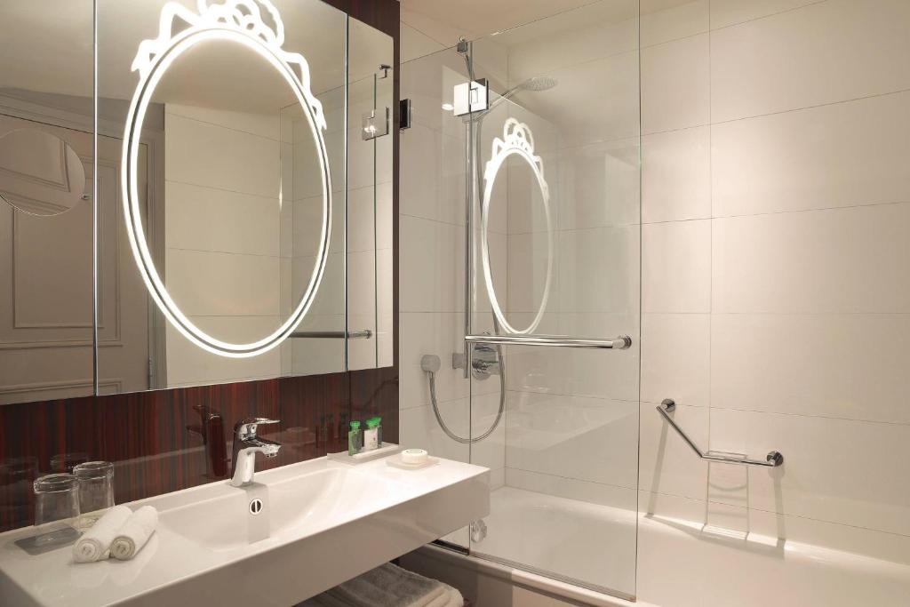 Renaissance Paris Nobel Tour Eiffel Hotel - Resim 40