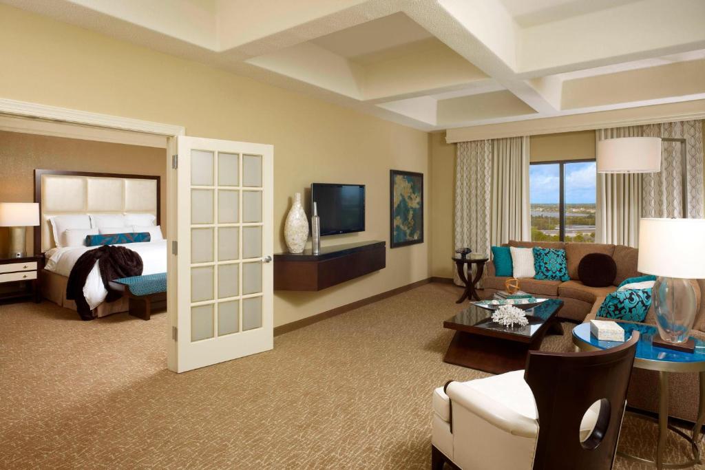 Renaissance Orlando at SeaWorld® - Tek Yatak Odalı King Süit - Sofa Yataklı