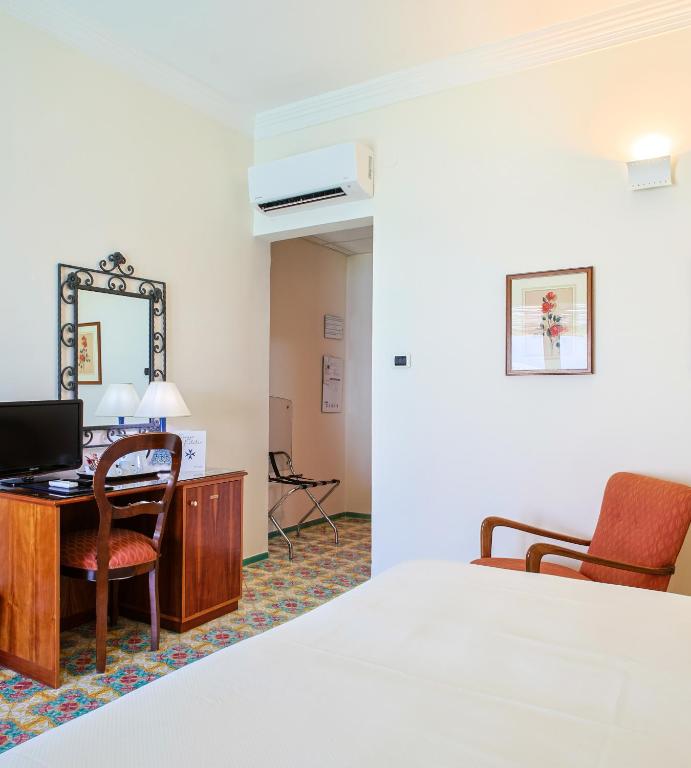Hotel Aurora photo