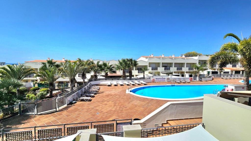 Big and beautiful house - Three-Bedroom Apartment