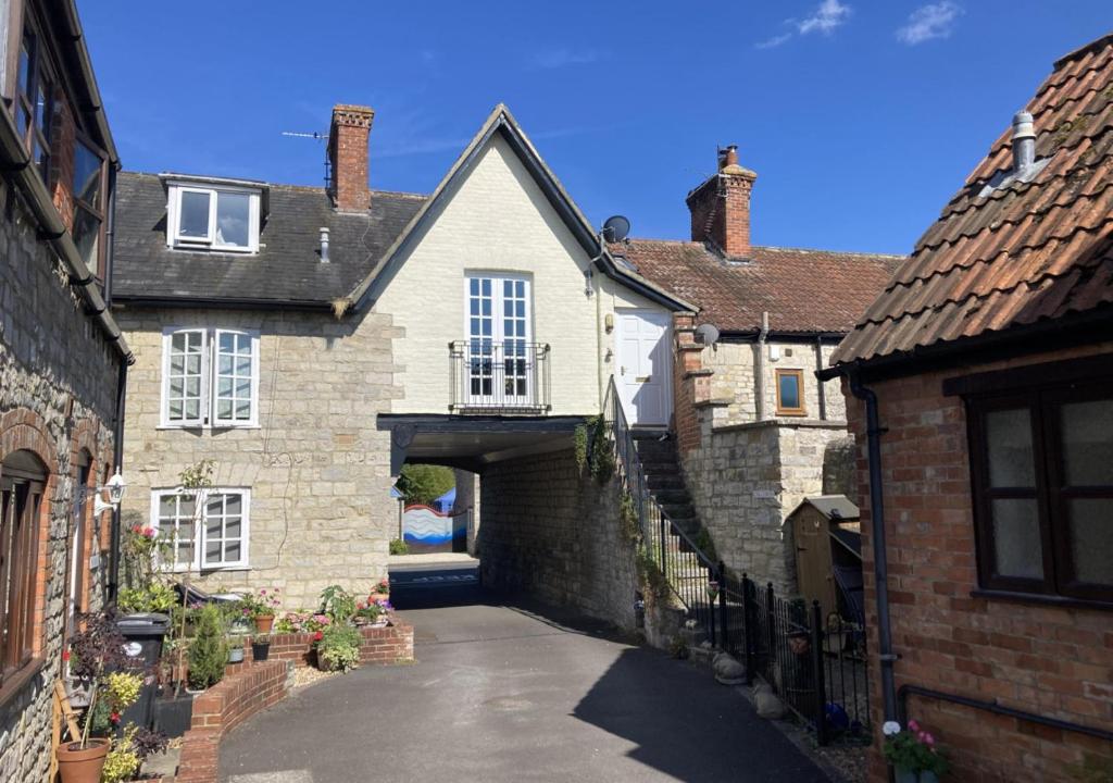 Το κτήριο όπου στεγάζεται  το διαμέρισμα