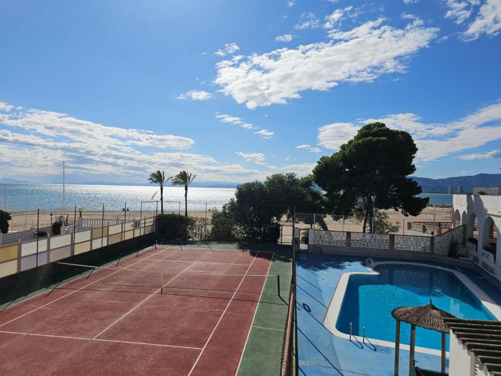 Πισίνα στο ή κοντά στο Los Olivos BB1