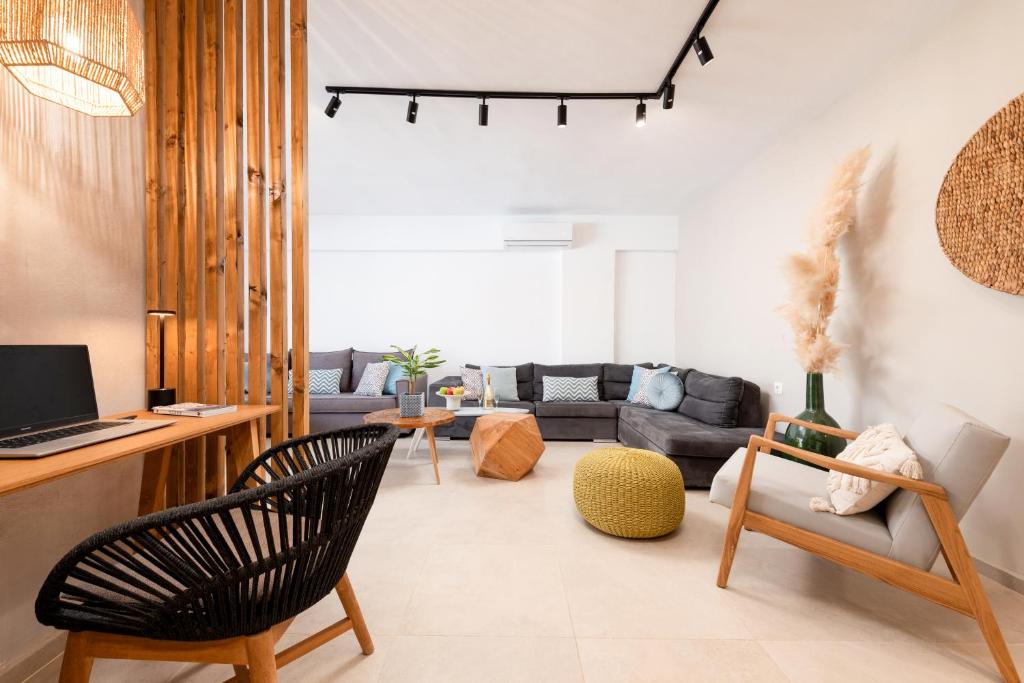 Posezení v ubytování Hypnosis Beachside Villa with Private Heated Pool