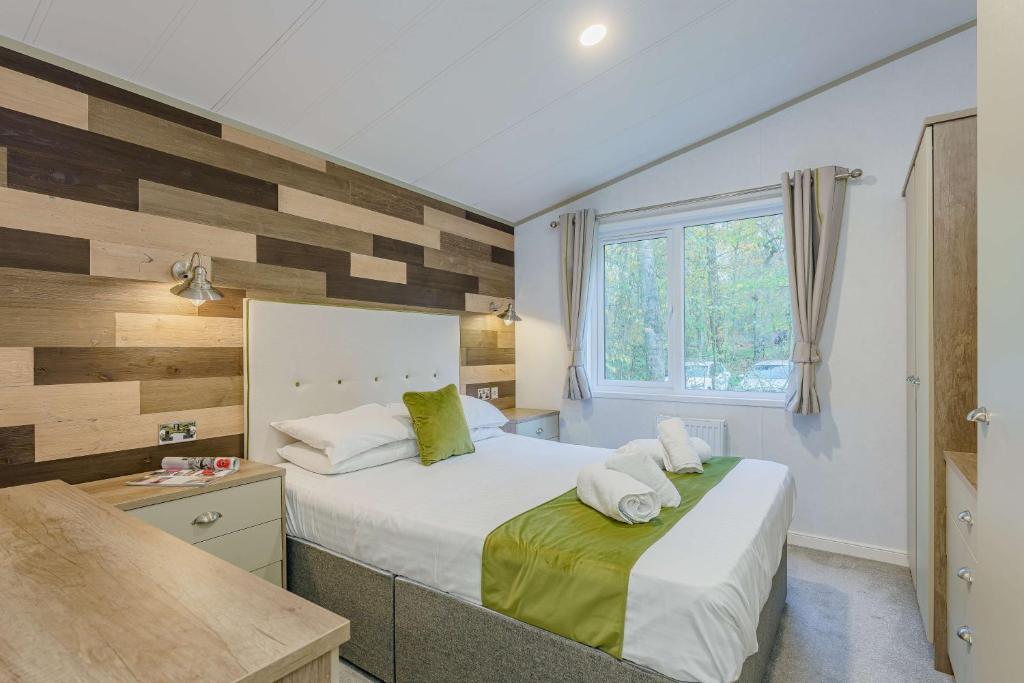Postel nebo postele na pokoji v ubytování Best Western Plus Kenwick Park Hotel